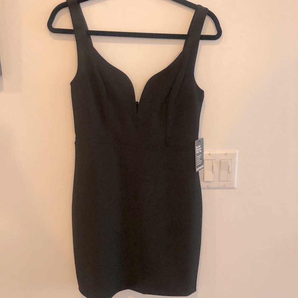 (NWT) women’s Express sexy little black dress